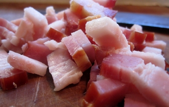 подрібнюємо бекон