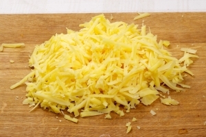 натираємо сир