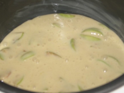 Поміщаємо ємність в мультиварку