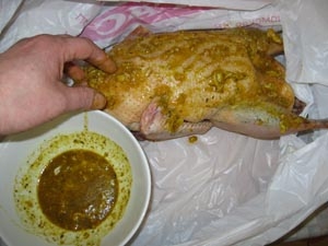 змащуємо качку маринадом