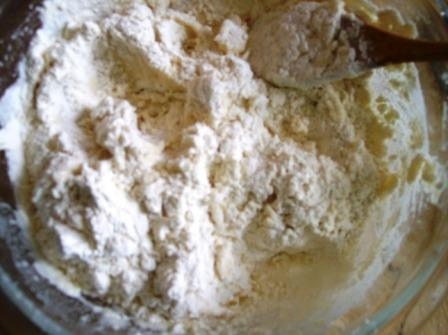 змішуємо всі компоненти для тіста