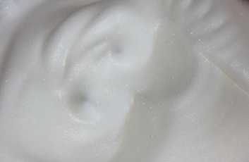 Красива і міцна білкова піна