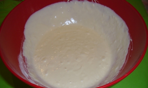 замішуємо рідкувате тісто