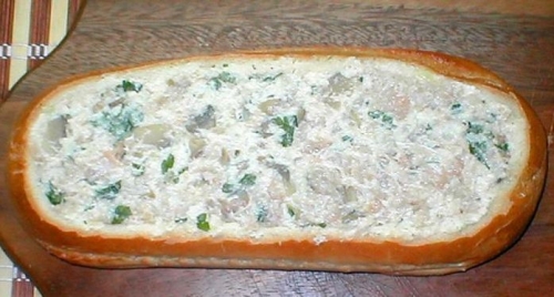 наповнюємо хліб начинкою