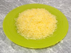 сир натираємо