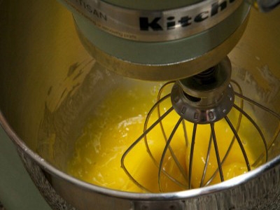 збиті жовтки