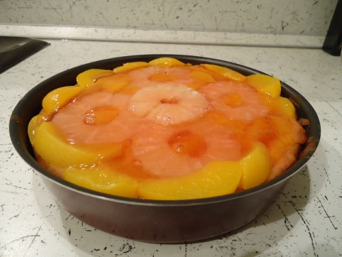 залити пиріг заливкою