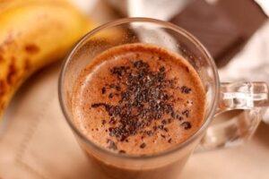 Гарячий банановий коктейль