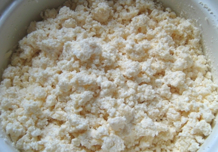 Подрібнюємо сир